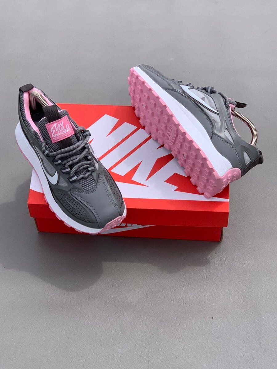 Nike Sneakers Gris et Rose