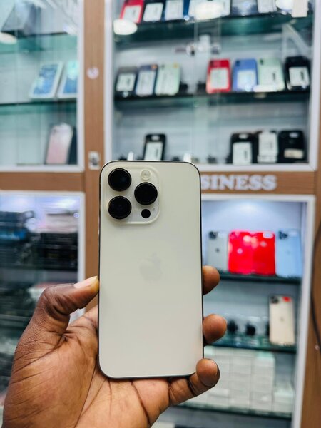 iPhone 14 pro 128Go écran chan