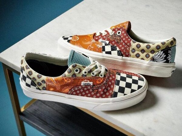 Vans, Converse, Sneakers