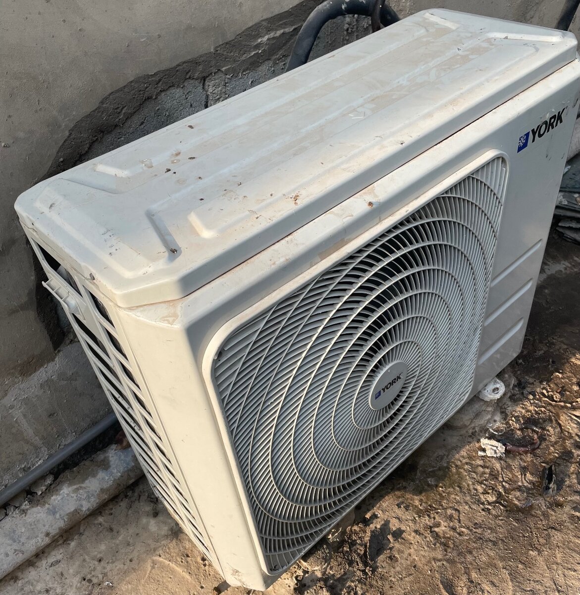 2.5HP YORK SPLIT AIRCONDITOONER