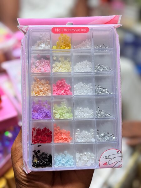 Strass de décoration ongles