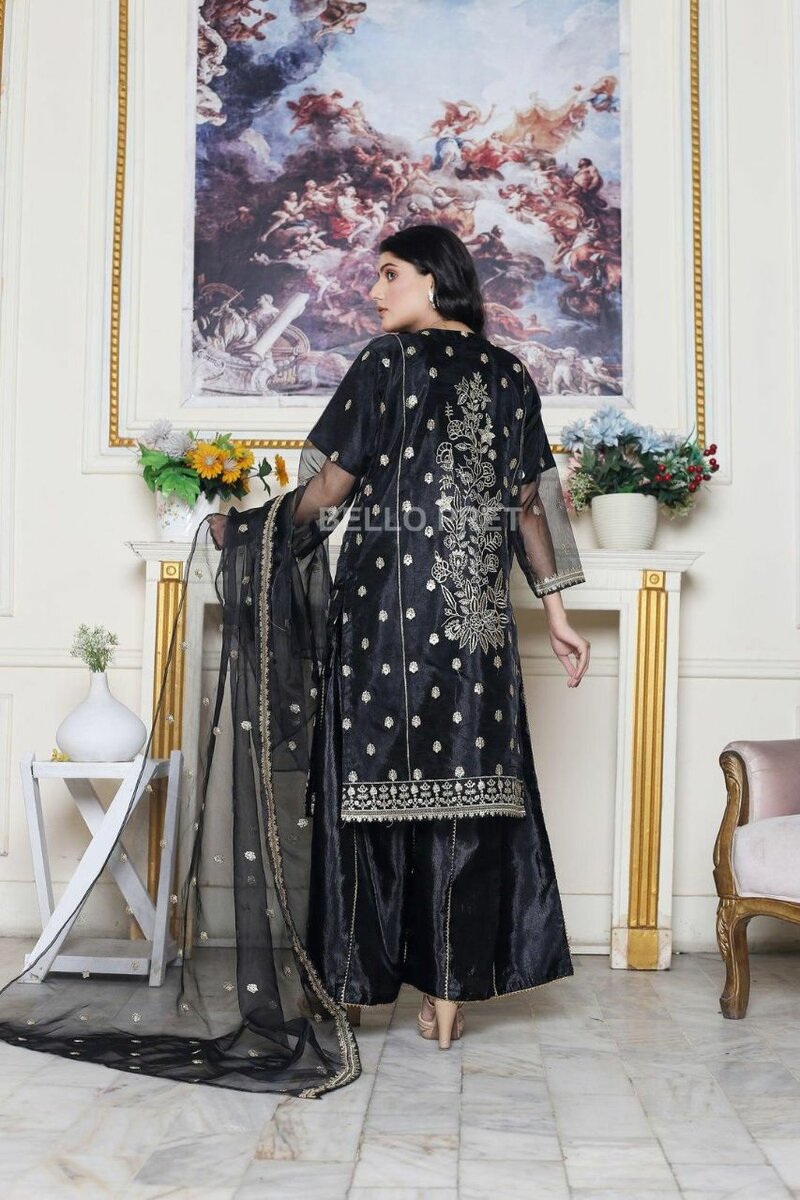 Women's formal dress