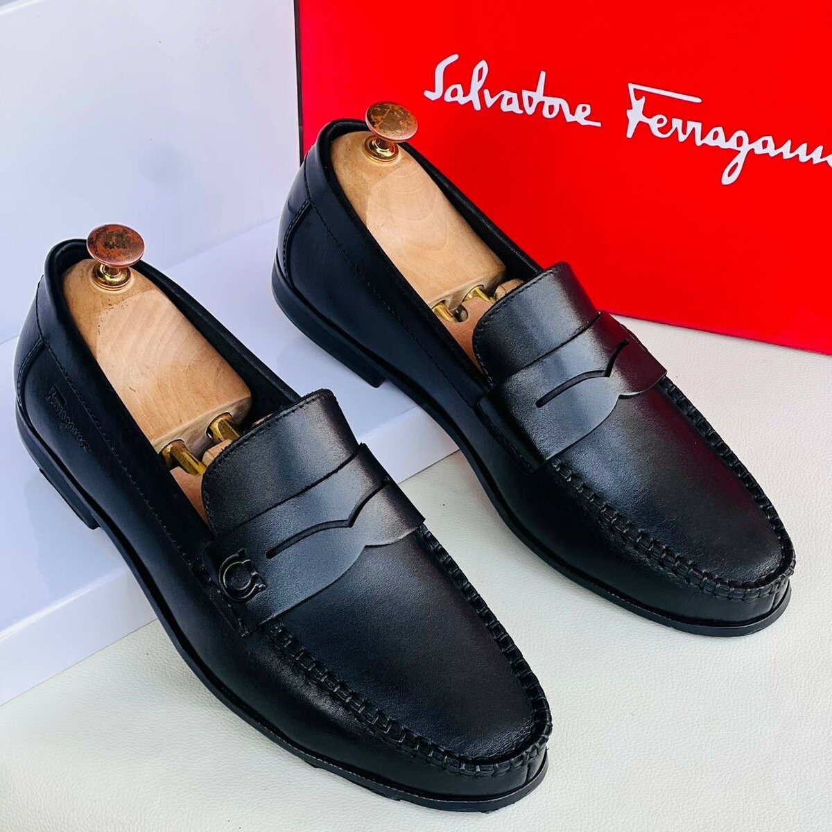 Mens Feragamo easy wear shoe