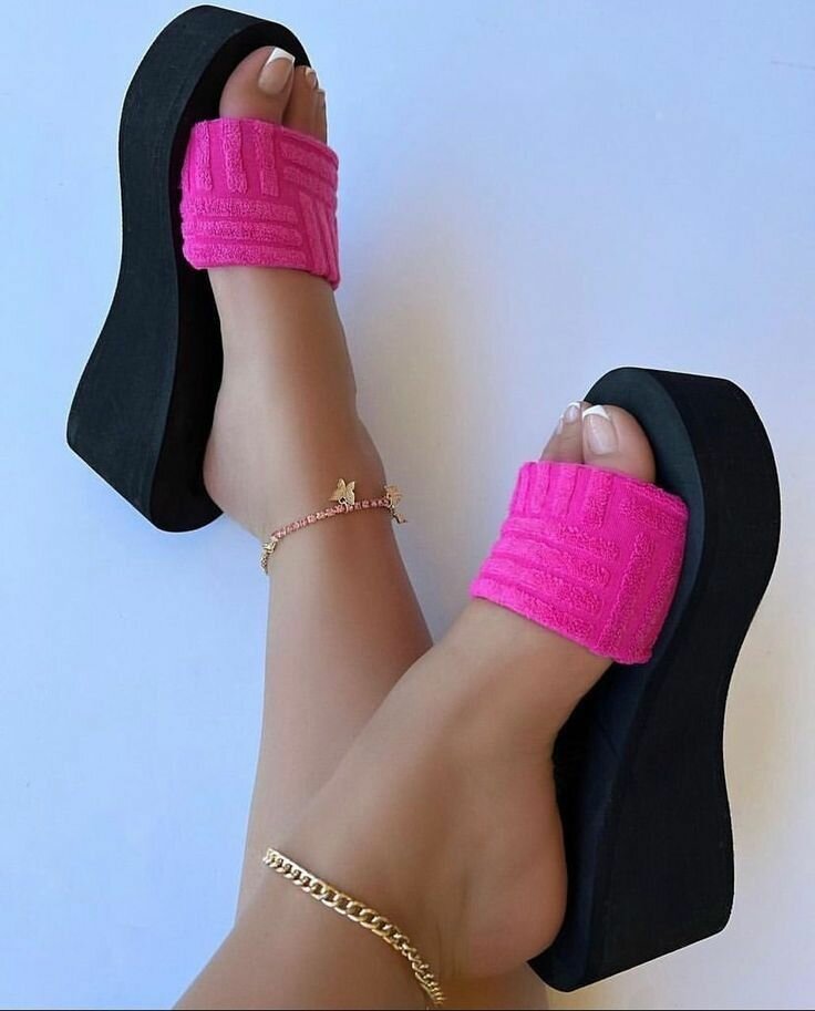 Ladies wedge sandals