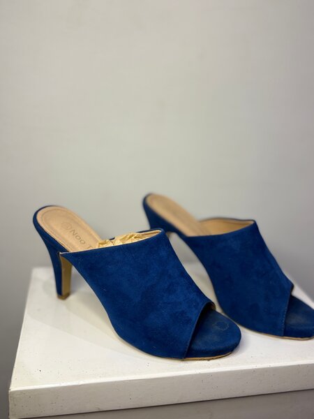 Mules à talons bleus élégants