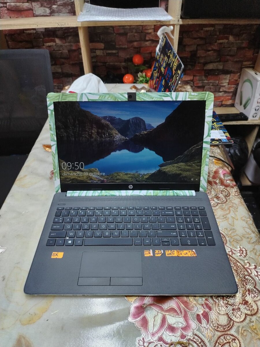 Ordinateur portable HP 250g7"