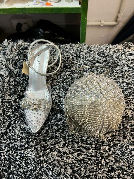 Chaussures et Pochette Élégantes