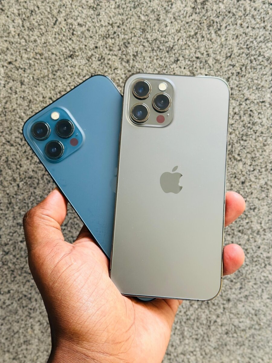 iPhone 12 Pro Max 256gb.