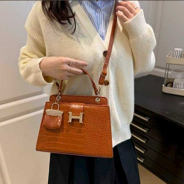 Sac en cuir crocodile élégant