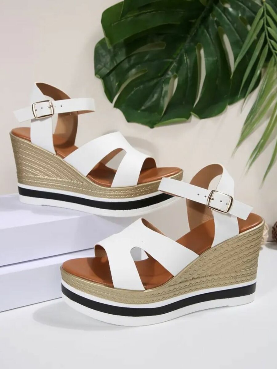 Sandales compensées élégantes