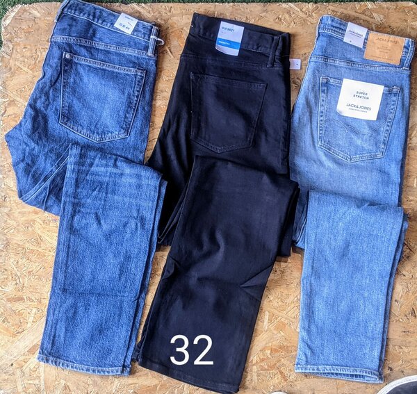 jeans in the assortment 32