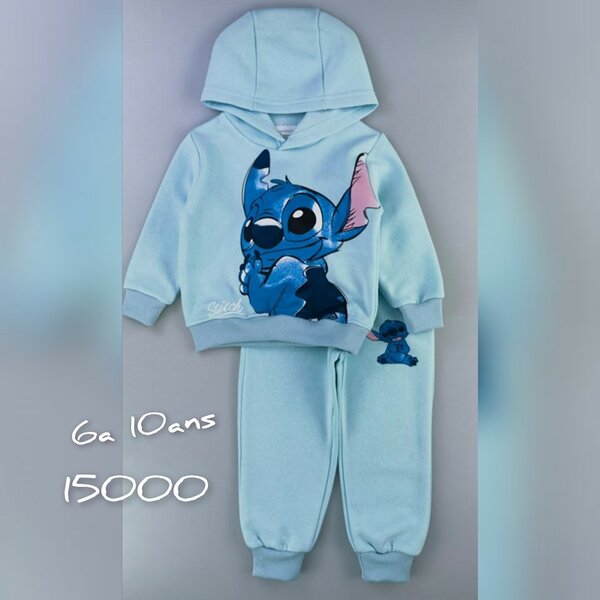 costume de sport pour enfants