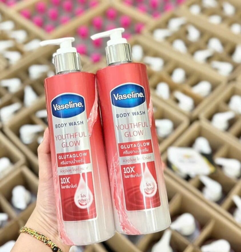 Vaseline Youthful Glow Body Wash