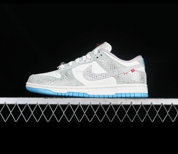 SB DUNK LOW LX
