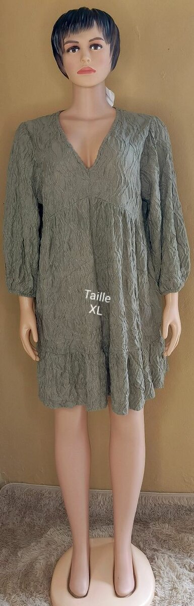 Robe en dentelle vert XL