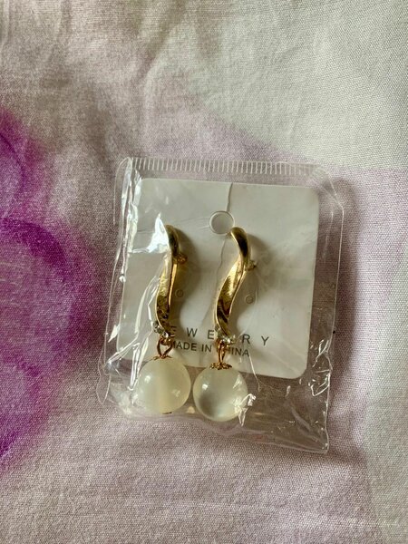 Boucles d'oreilles dorées élégantes