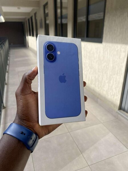 iPhone 16