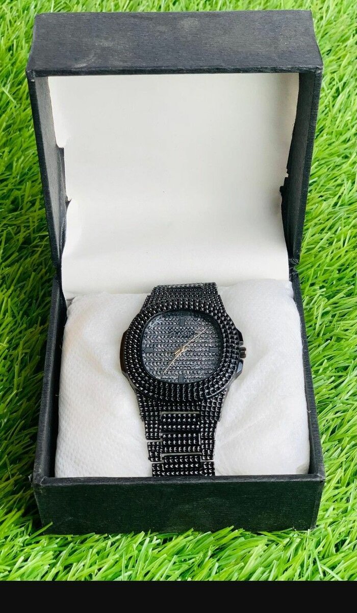 Men's women's analouge watch