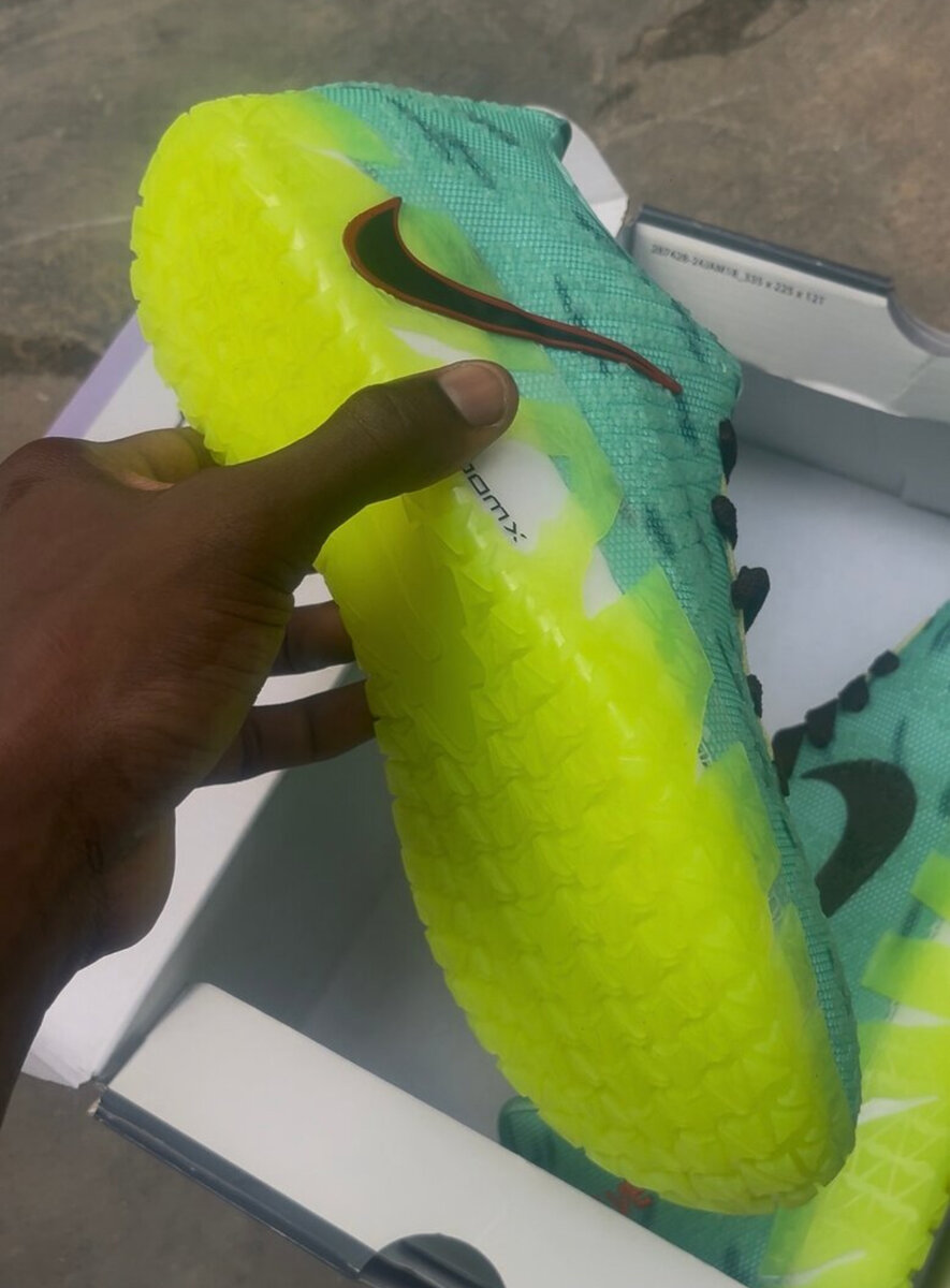 Chaussures sport fluorescentes