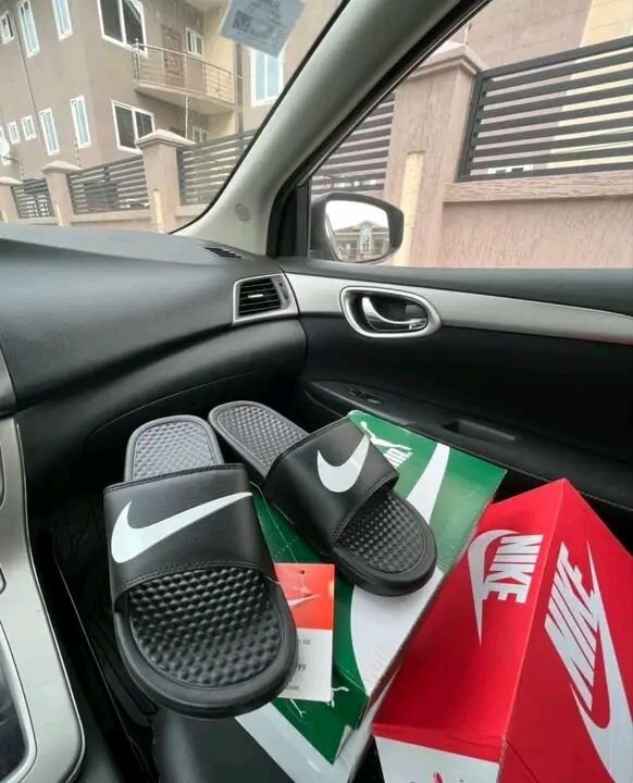 Nike slides first class