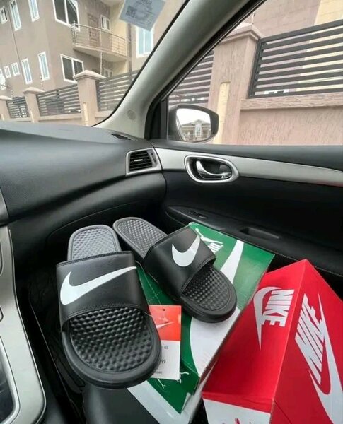 Nike slides first class