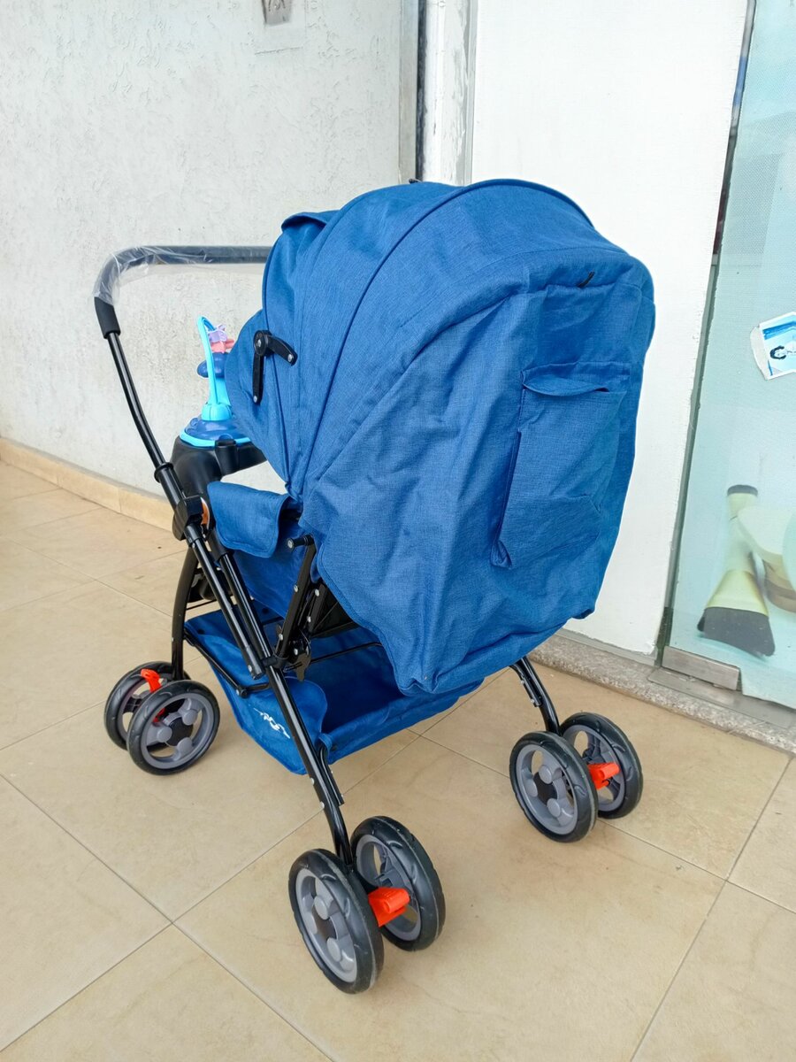 Baby stroller with paly toys