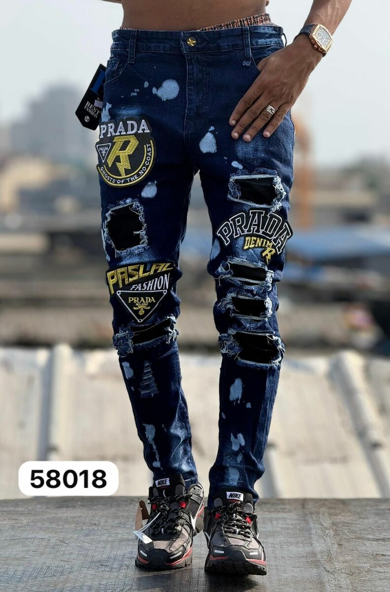 Jeans déchirés tendance