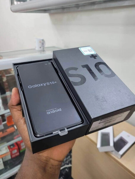 Samsung Galaxy S10+ Smartphone