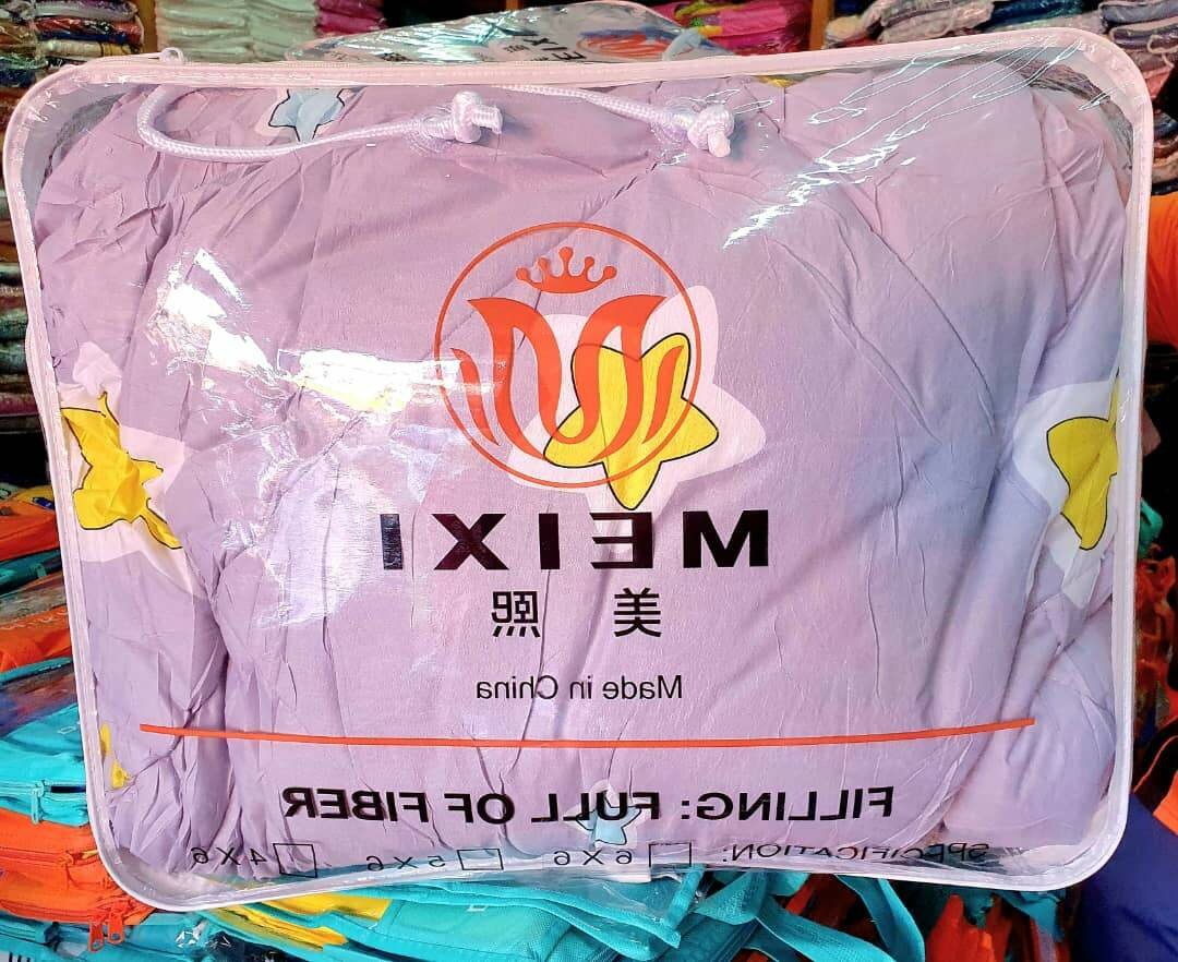 Une couette 2places plus 1dra