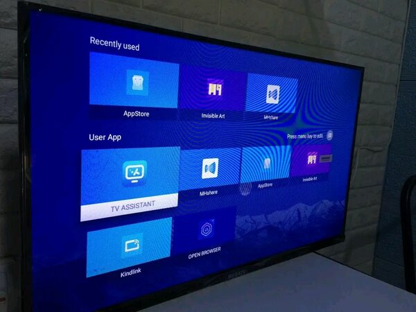 FRAMELESS SAMSUNG SMART TVS Brand new
