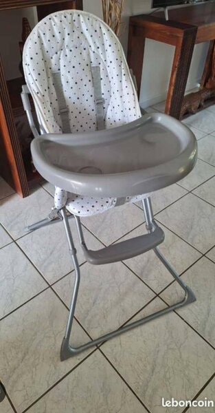Chaise haute bébé pliable