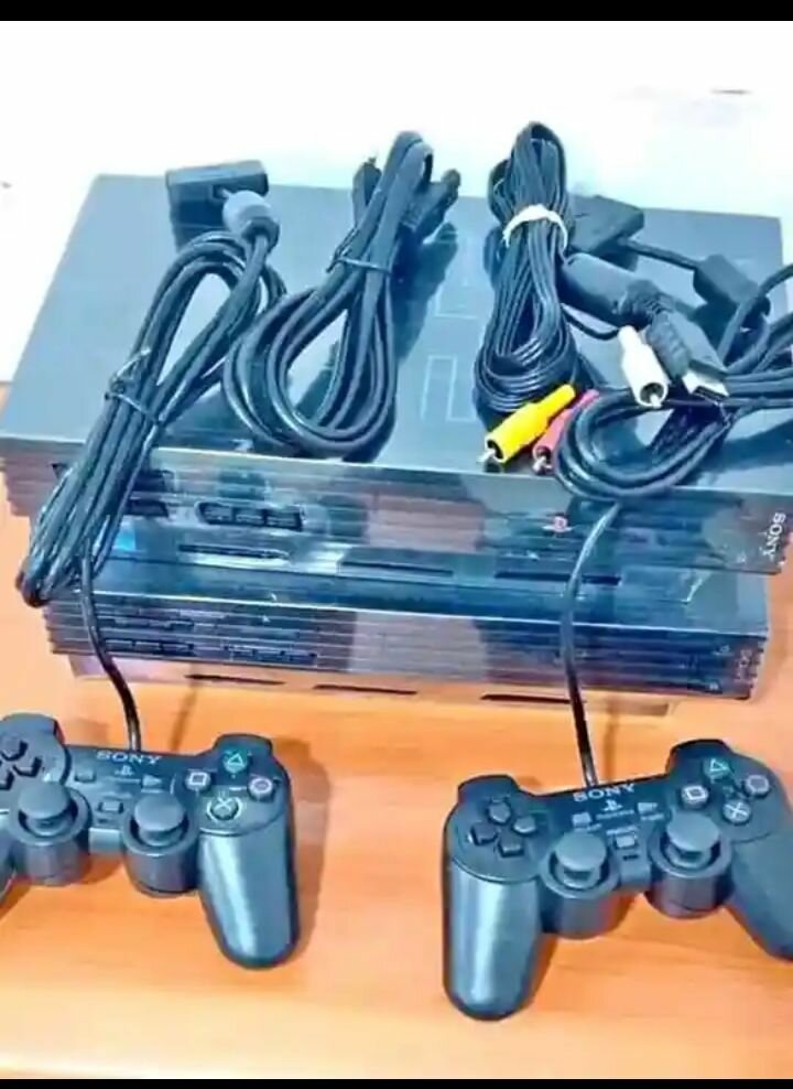 Console Sony PS2 avec manettes