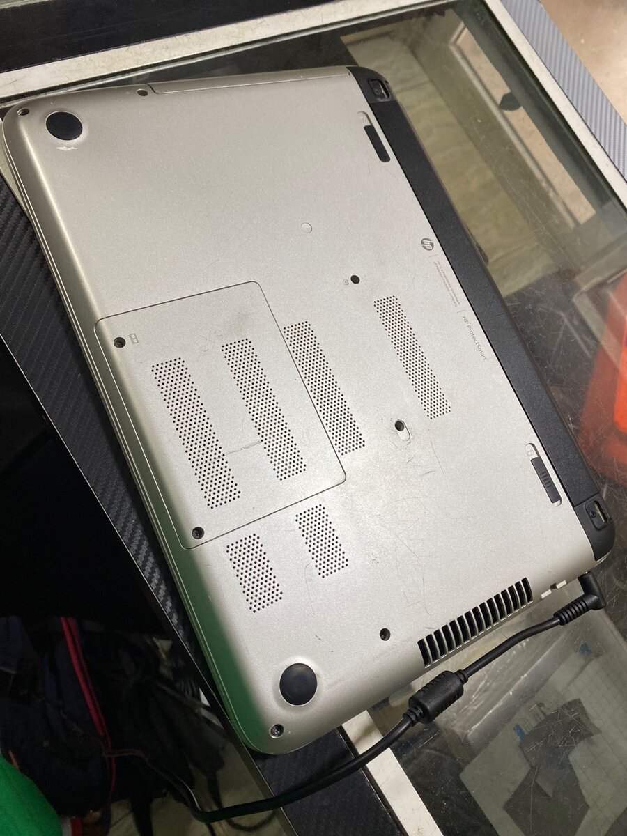 HP CORE I3 EN 14 POUCE TRÈS PRATIQUE ÉTAT TRÈS EXCELLENT