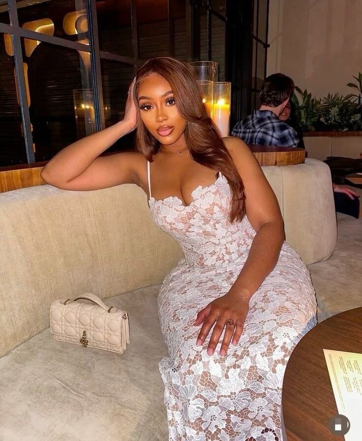 Robe longue en dentelle élégante