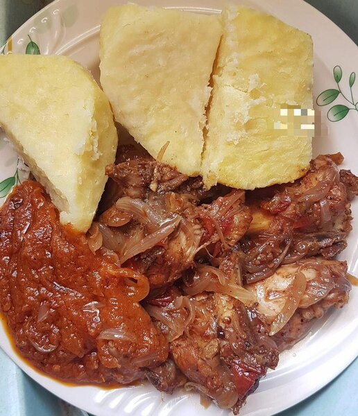 Ignames bouillies poulet sauté