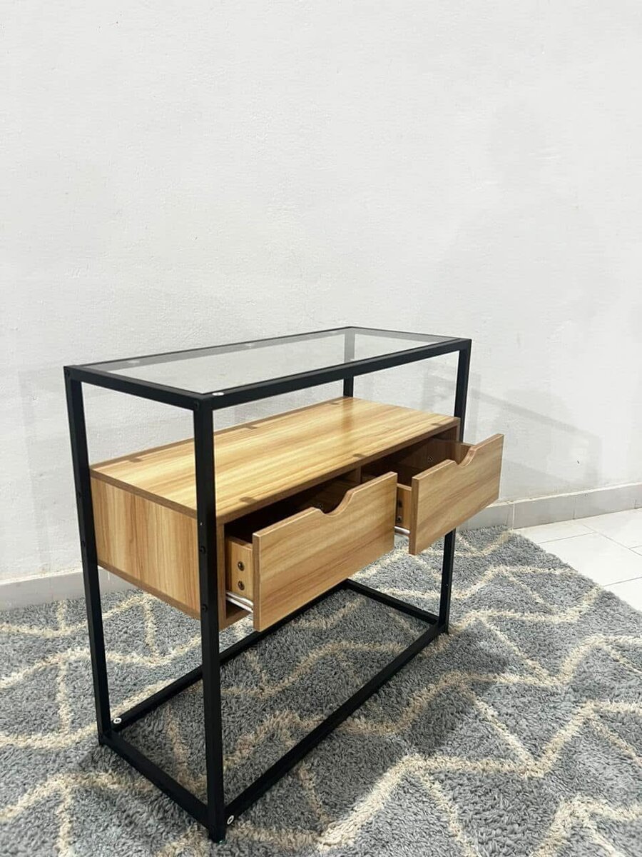 Console en bois avec tiroirs