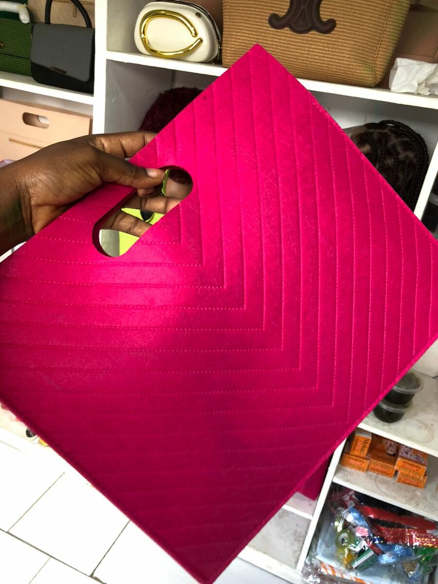 Sac à main rose élégant