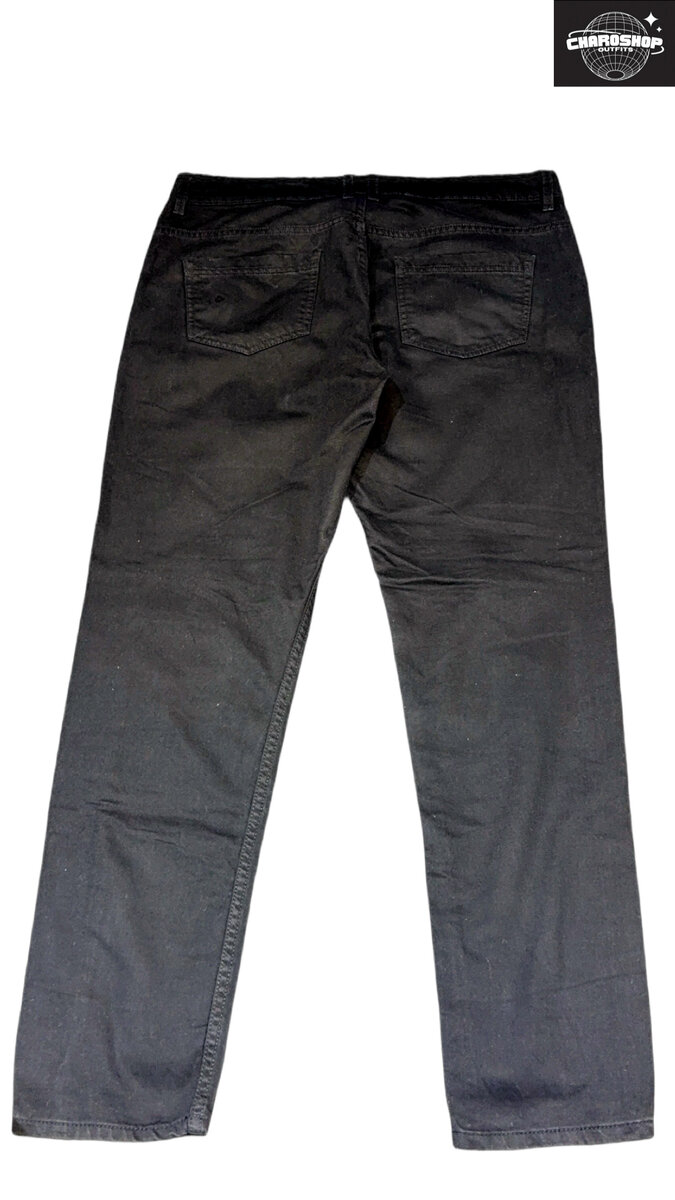 Jean noir déchiré tendance