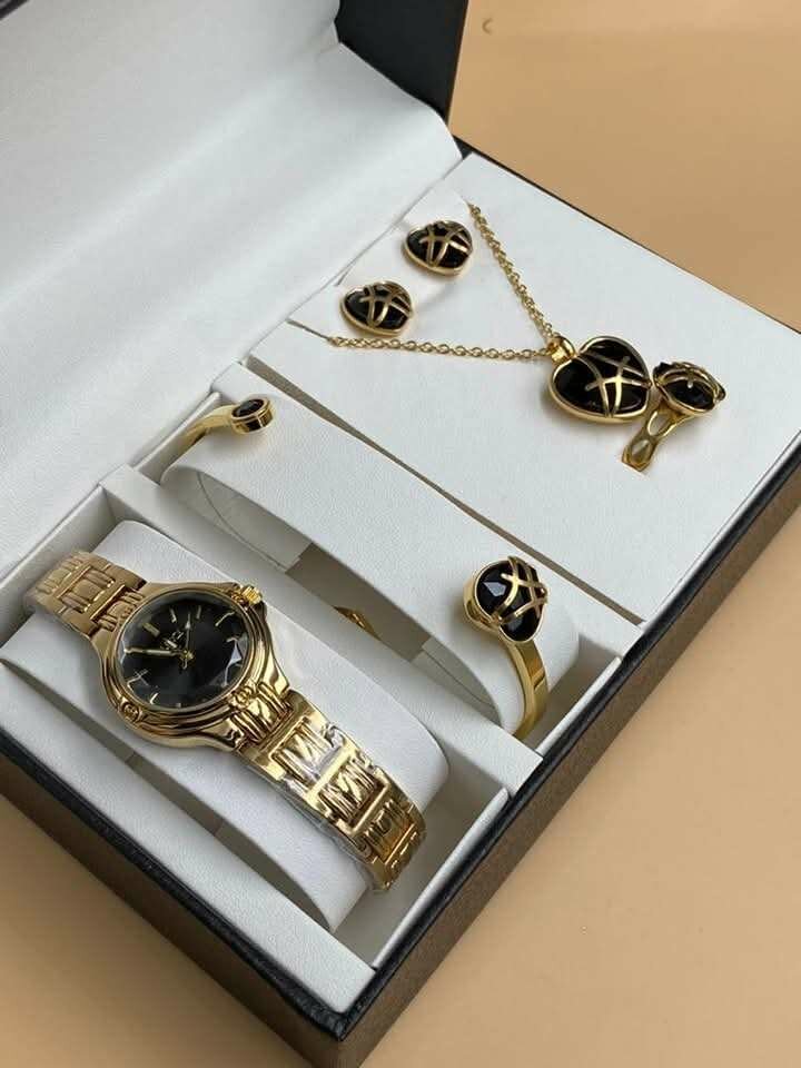 Ensemble Montre et Bijoux Luxueux