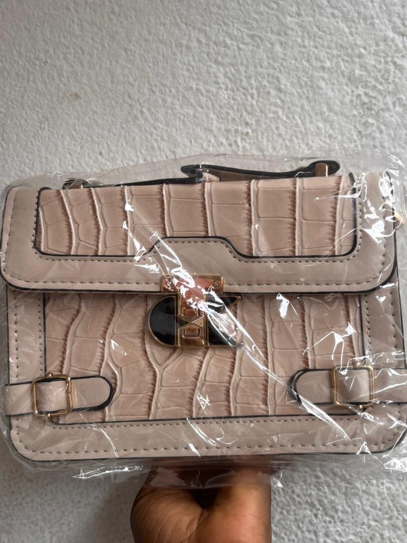 Sac à main effet croco