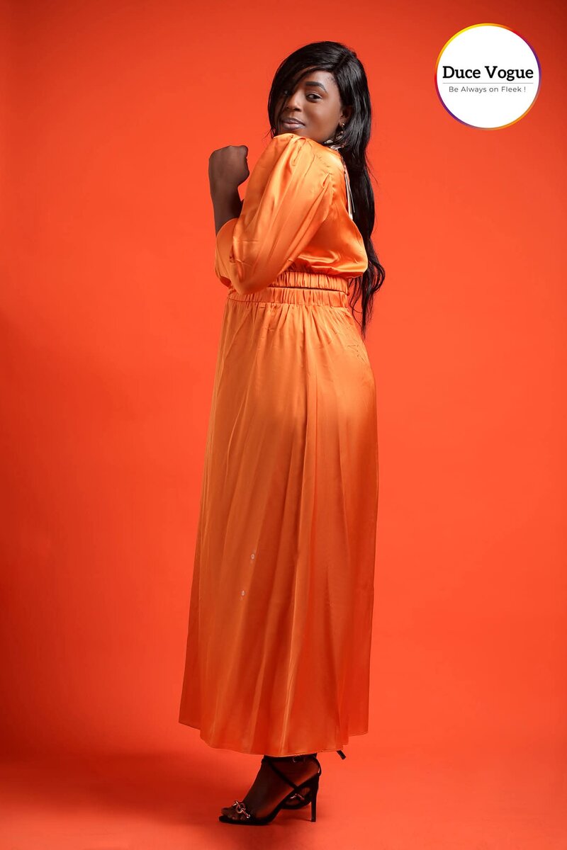 Robe longue orange élégante