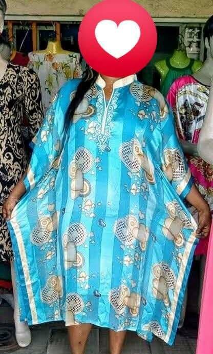 Caftan bleu en soie