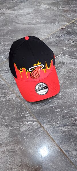 Casquettes neuves