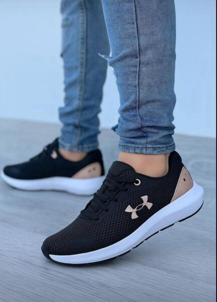 Chaussures de sport légères Under Armour