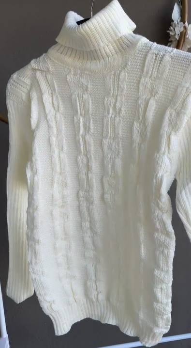 Cable knit turtle neck