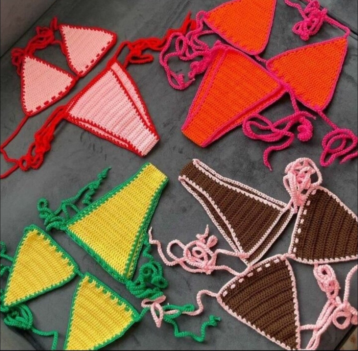 Bikini crochet en couleurs vives