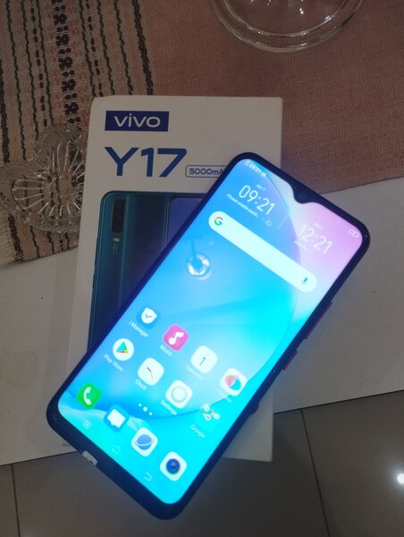 VIVO Y17