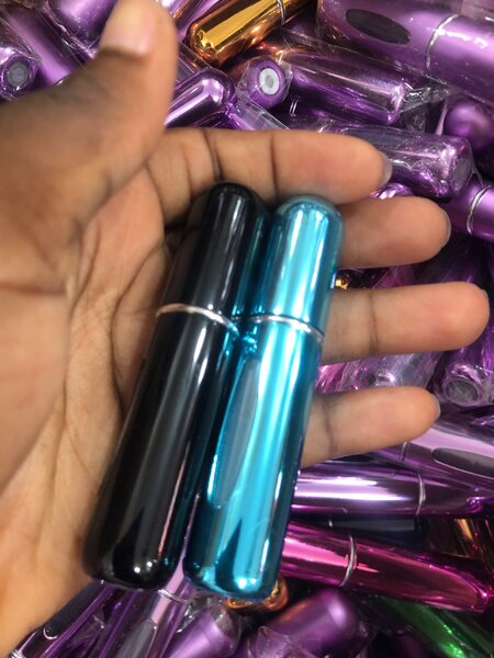 Tube de parfums (aspirateur)