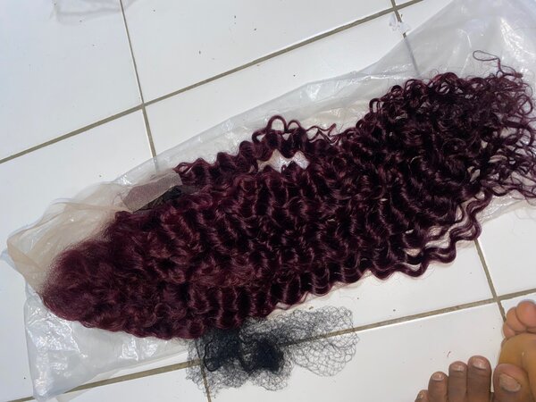 Perruque Bouclée Bordeaux