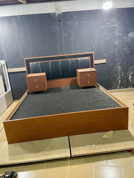 Ensemble de Lit avec Tables de Nuit